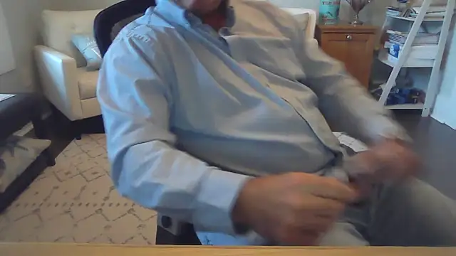 Snapshot of cyclone1212 chatting on 12/16/25, 09:53 cyclone1212 online show from 12/16/25, 09:53