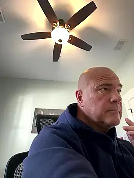 Snapshot of cyclone1212 chatting on 01/13/26, 04:45 cyclone1212 online show from 01/13/26, 04:45