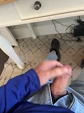 Snapshot of cyclone1212 chatting on 02/06/26, 06:11 cyclone1212 online show from 02/06/26, 06:11