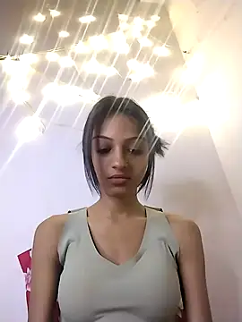 Your-Kitkat online show from 11/18/25, 07:40