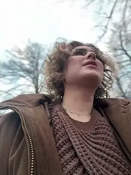 KellyKeler online show from 12/19/25, 01:18