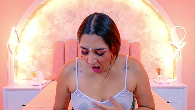 JasmineRhodes online show from 10/30/25, 01:12