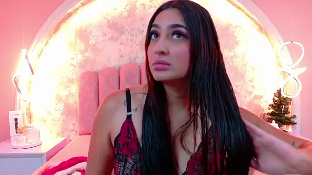 Snapshot of JasmineRhodes chatting on 12/20/25, 01:18 JasmineRhodes online show from 12/20/25, 01:18