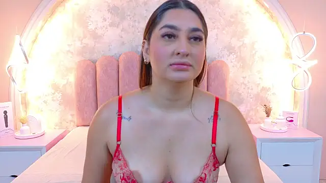 Snapshot of JasmineRhodes chatting on 01/10/26, 01:02 JasmineRhodes online show from 01/10/26, 01:02