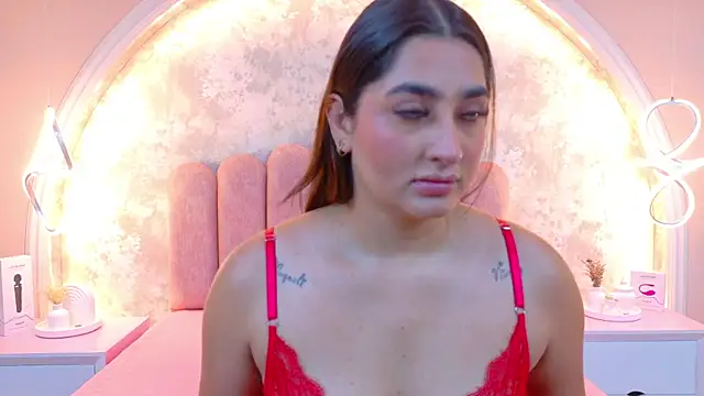 Snapshot of JasmineRhodes chatting on 01/14/26, 01:06 JasmineRhodes online show from 01/14/26, 01:06