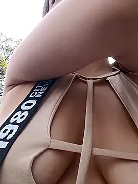 Arii collins1 online show from 10/20/25, 02:06