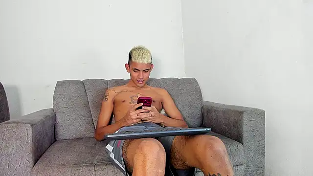 Snapshot of invictu_mastercum chatting on 01/16/26, 03:27 invictu mastercum online show from 01/16/26, 03:27