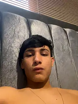 Snapshot of cody_fox10 chatting on 09/14/25, 04:06 cody fox10 online show from 09/14/25, 04:06