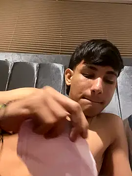 Snapshot of cody_fox10 chatting on 09/17/25, 05:03 cody fox10 online show from 09/17/25, 05:03