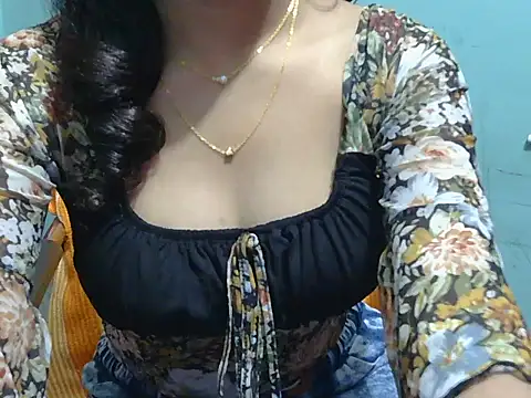 lovely soniya online show from 11/19/25, 05:18