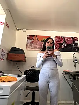 Michelle Zoe online show from 09/22/25, 04:42