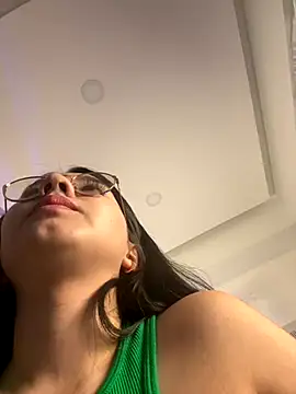 Michelle Zoe online show from 11/12/25, 05:52