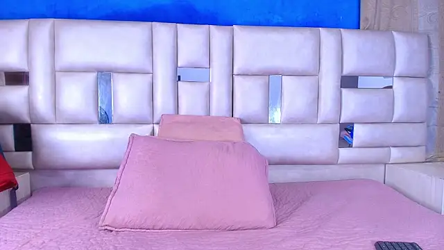 emmacurvy online show from 10/04/25, 03:04