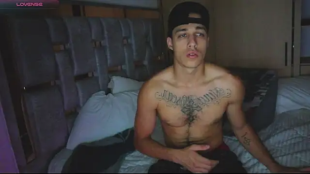 orionblaze69  online show from 11/25/25, 12:21