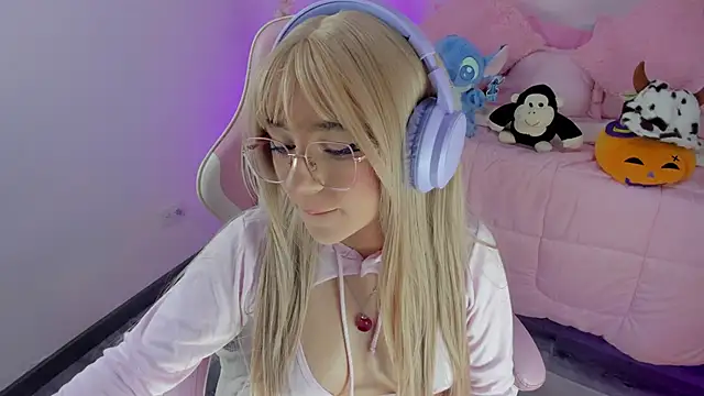 Snapshot of hannacutegod chatting on 03/30/26, 06:25 hannacutegod online show from 03/30/26, 06:25