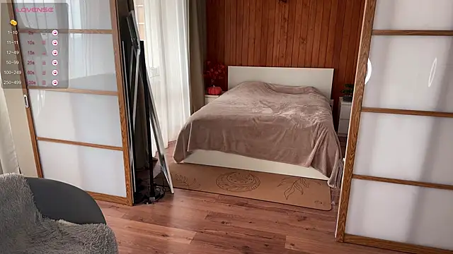 PlumyBun online show from 10/05/25, 04:22