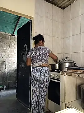 Fernanda30 online show from 12/17/25, 05:19