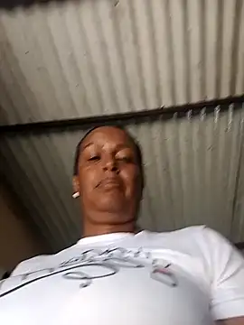 Snapshot of Fernanda30 chatting on 01/18/26, 04:44 Fernanda30 online show from 01/18/26, 04:44