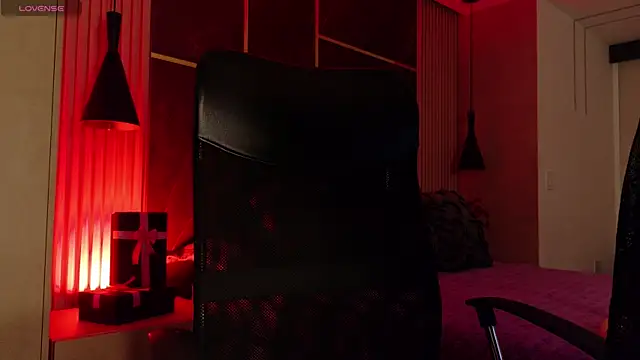 Snapshot of ParisSalvatore chatting on 01/13/26, 02:00 ParisSalvatore online show from 01/13/26, 02:00