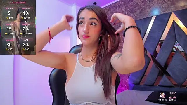 Snapshot of LexiVie_ chatting on 10/10/25, 09:03 LexiVie online show from 10/10/25, 09:03