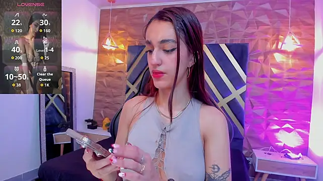 Snapshot of LexiVie_ chatting on 10/14/25, 11:16 LexiVie online show from 10/14/25, 11:16