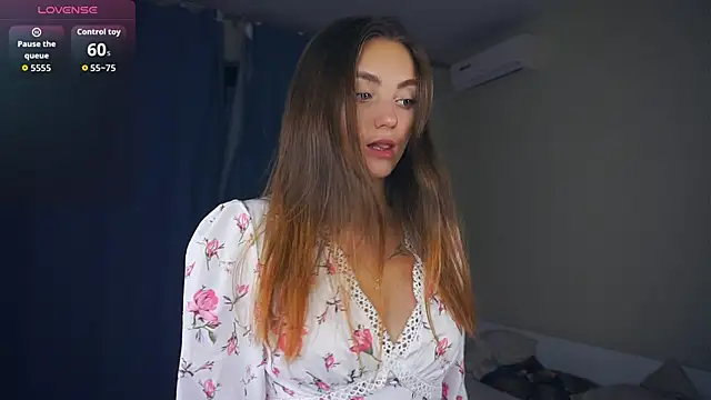 LoraDavi online show from 10/22/25, 07:08