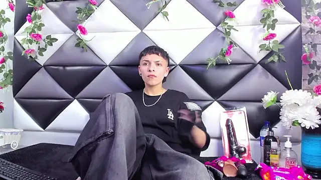 Snapshot of Megan_Thompson_ chatting on 10/02/25, 02:18 Megan Thompson  online show from 10/02/25, 02:18