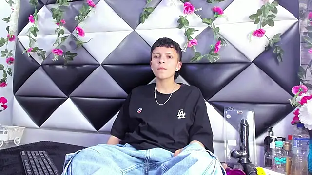 Megan Thompson  online show from 11/26/25, 02:12