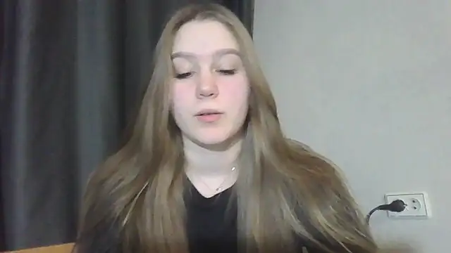 yourhoney Lola  online show from 11/28/25, 04:20