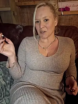 Snapshot of Bouncy-Bella28X chatting on 12/05/25, 04:14 Bouncy-Bella28X online show from 12/05/25, 04:14