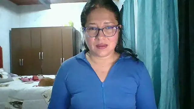 Snapshot of scarlett_widow_ chatting on 09/24/25, 02:48 scarlett widow online show from 09/24/25, 02:48