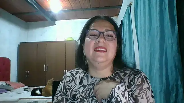 Snapshot of scarlett_widow_ chatting on 09/27/25, 03:55 scarlett widow online show from 09/27/25, 03:55