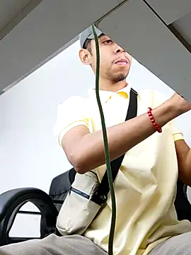 Snapshot of Oqui chatting on 02/24/26, 06:50 Oqui online show from 02/24/26, 06:50