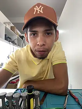 Snapshot of Oqui chatting on 03/19/26, 07:29 Oqui online show from 03/19/26, 07:29