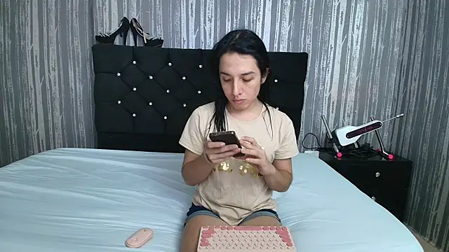 Alicee Moonn online show from 10/18/25, 10:38