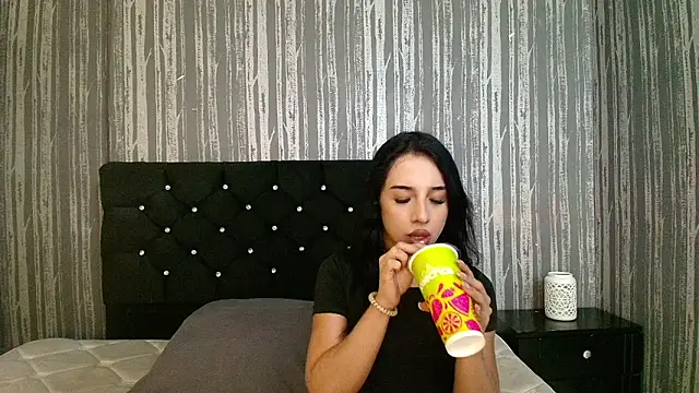 Alicee Moonn online show from 04/27/26, 06:28