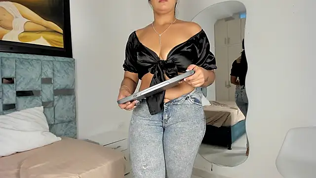 tamara lovv online show from 11/05/25, 12:16