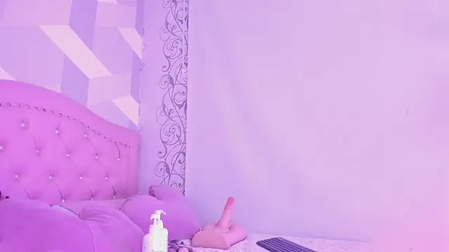 Snapshot of BiancaShermann chatting on 10/07/25, 05:32 BiancaShermann online show from 10/07/25, 05:32