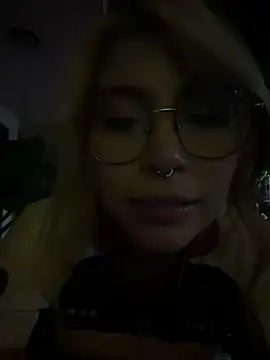YunoRose  online show from 06/18/26, 03:29