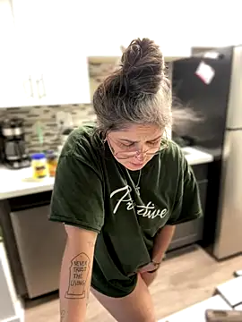 Snapshot of Alix_Valentine chatting on 09/12/25, 04:18 Alix Valentine online show from 09/12/25, 04:18