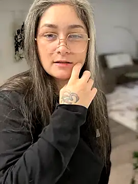 Snapshot of Alix_Valentine chatting on 09/13/25, 01:44 Alix Valentine online show from 09/13/25, 01:44