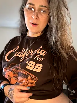 Snapshot of Alix_Valentine chatting on 09/14/25, 11:26 Alix Valentine online show from 09/14/25, 11:26