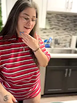 Snapshot of Alix_Valentine chatting on 09/25/25, 08:34 Alix Valentine online show from 09/25/25, 08:34