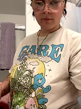 Snapshot of Alix_Valentine chatting on 10/11/25, 04:27 Alix Valentine online show from 10/11/25, 04:27