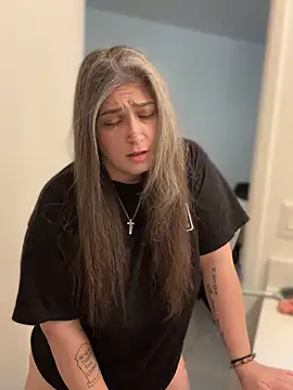 Snapshot of Alix_Valentine chatting on 11/04/25, 03:44 Alix Valentine online show from 11/04/25, 03:44