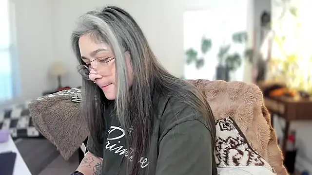 Snapshot of Alix_Valentine chatting on 11/05/25, 04:40 Alix Valentine online show from 11/05/25, 04:40