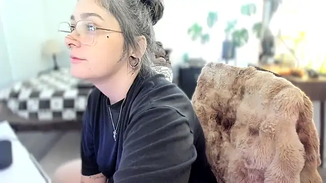 Snapshot of Alix_Valentine chatting on 11/07/25, 05:57 Alix Valentine online show from 11/07/25, 05:57