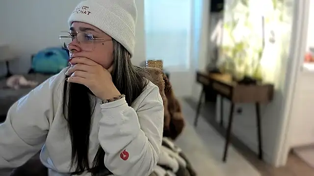 Snapshot of Alix_Valentine chatting on 11/14/25, 03:11 Alix Valentine online show from 11/14/25, 03:11