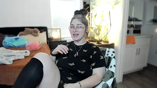 Snapshot of Alix_Valentine chatting on 12/03/25, 09:02 Alix Valentine online show from 12/03/25, 09:02