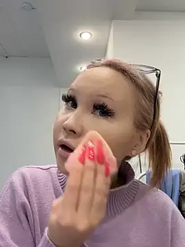 Snapshot of AsiaVegas chatting on 10/23/25, 03:44 AsiaVegas online show from 10/23/25, 03:44